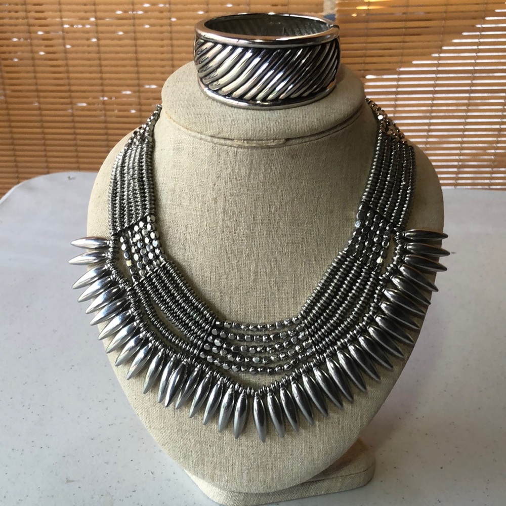 Elegant Silver Tone Choker Necklace and Bracelet Set